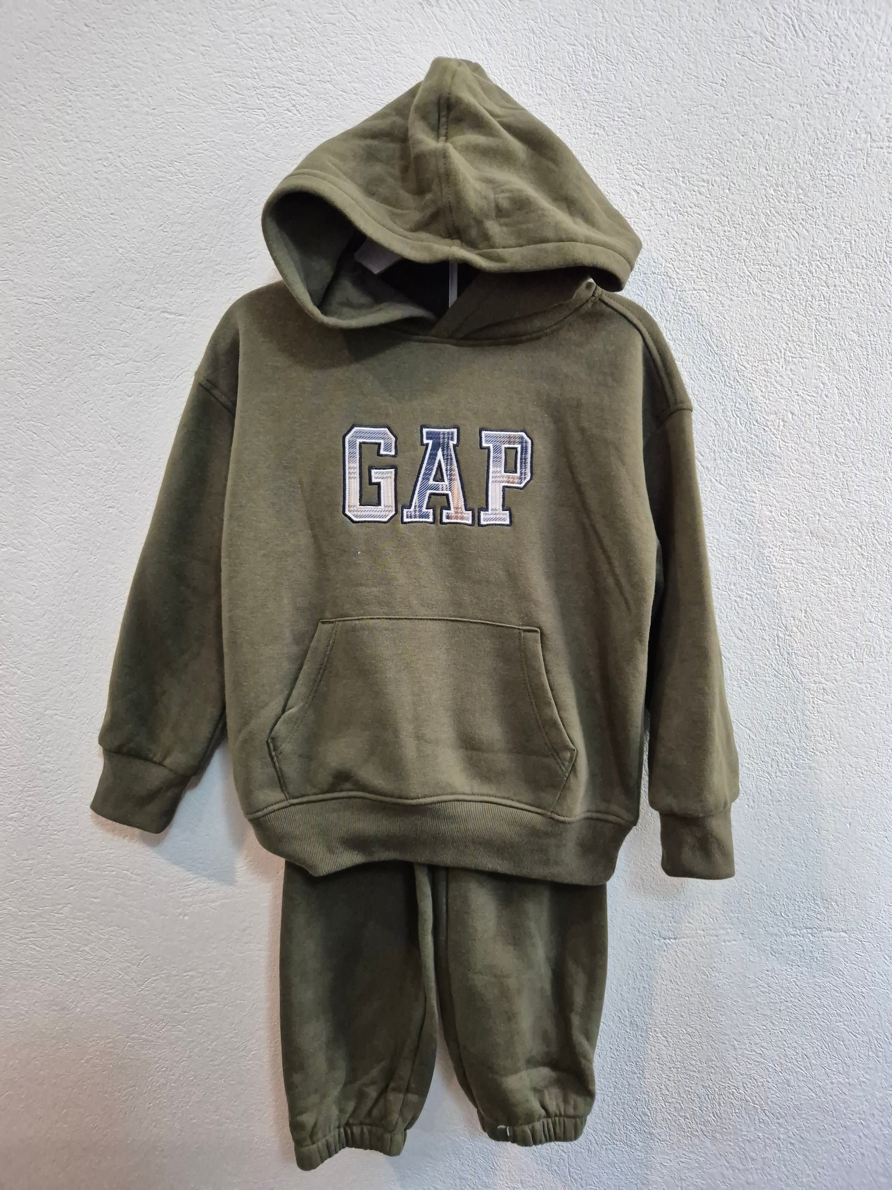 GAP SET DE 2 PIEZAS NIÑO PEQUEÑO