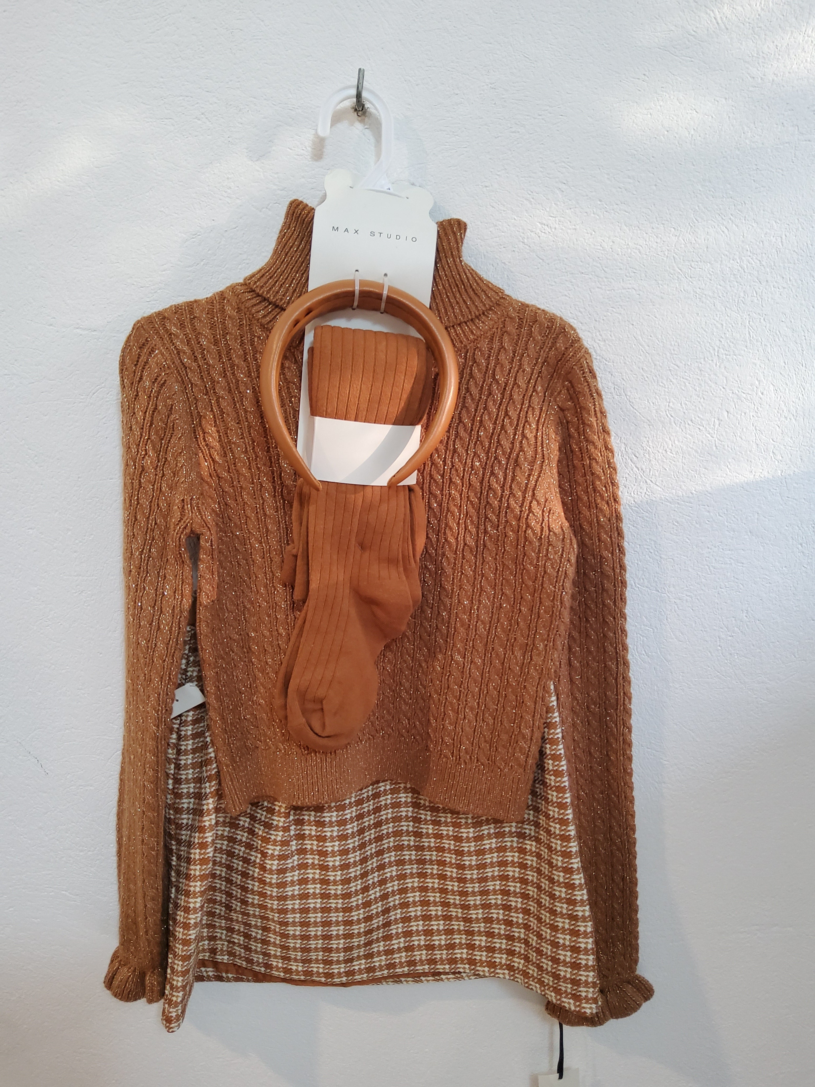 MAX STUDIO SET DE 4 PIEZAS

Talla 7 a 8 Años