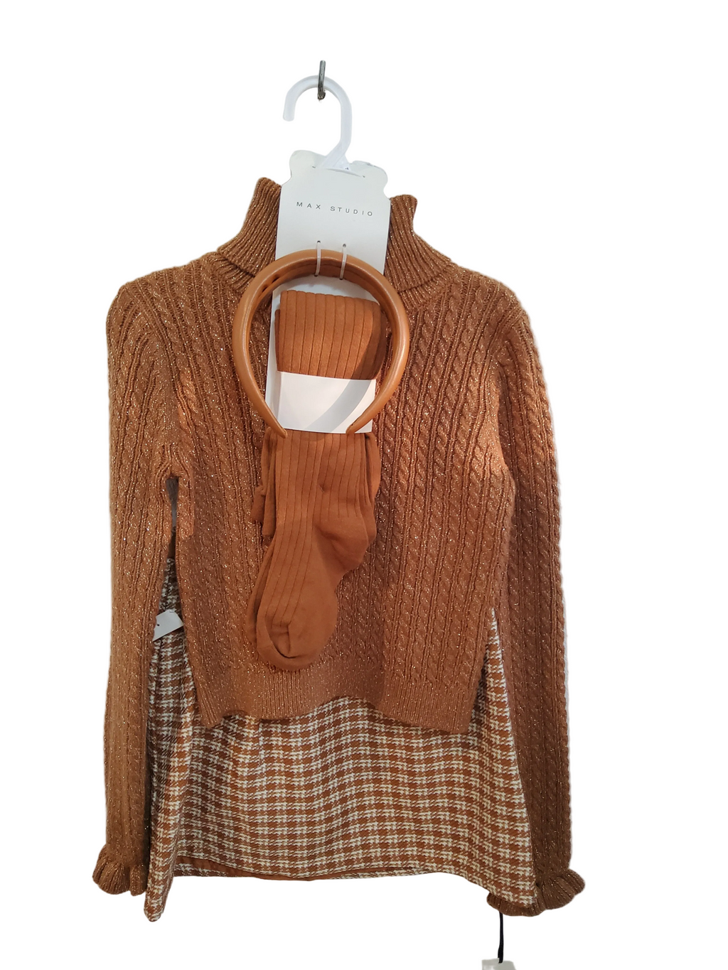 MAX STUDIO SET DE 4 PIEZAS

Talla 7 a 8 Años