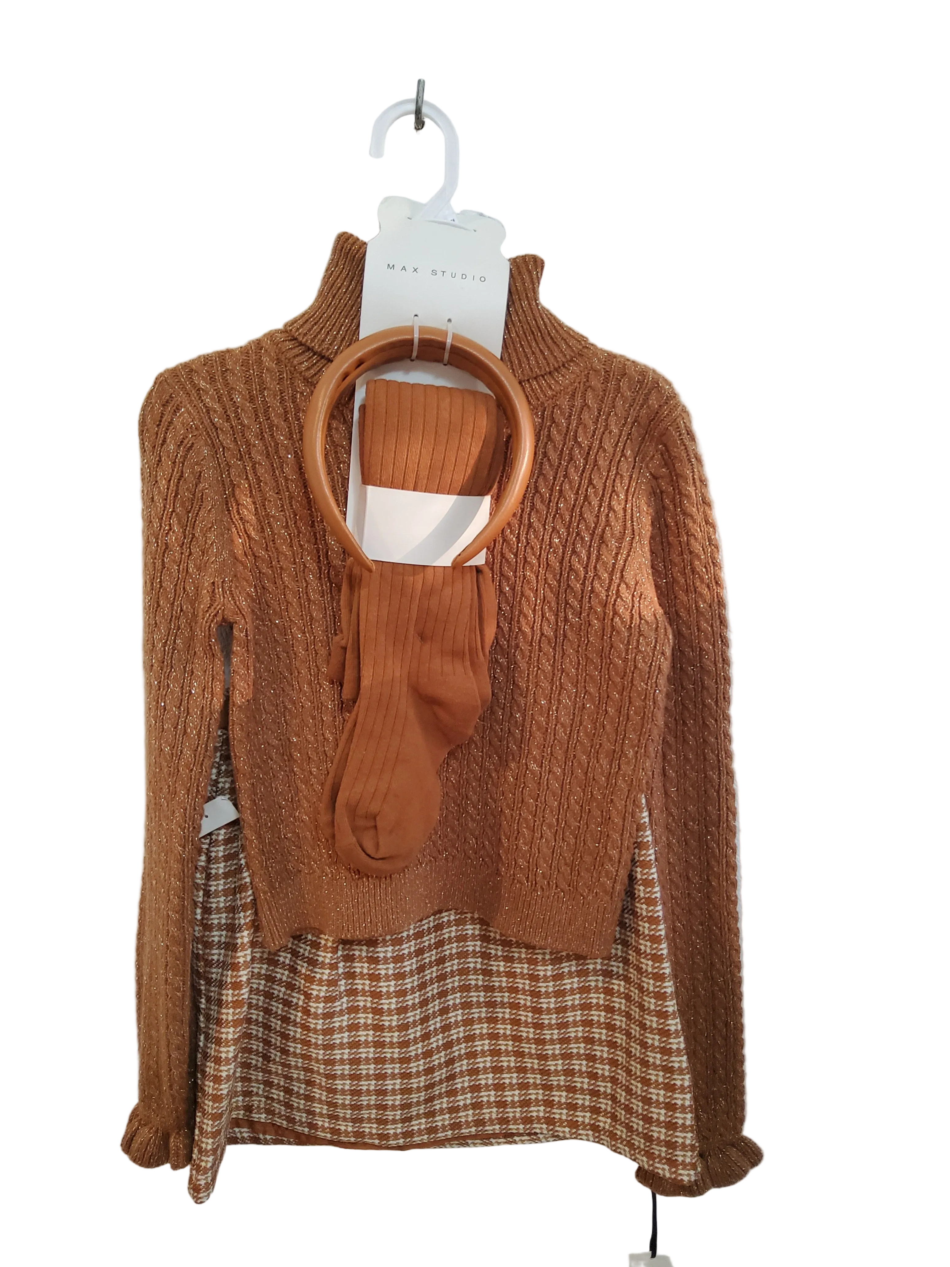 MAX STUDIO SET DE 4 PIEZAS

Talla 7 a 8 Años