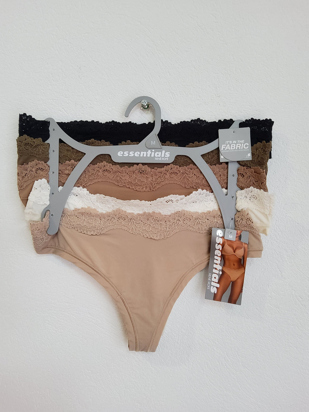 ESSENTIALS RENE ROFE