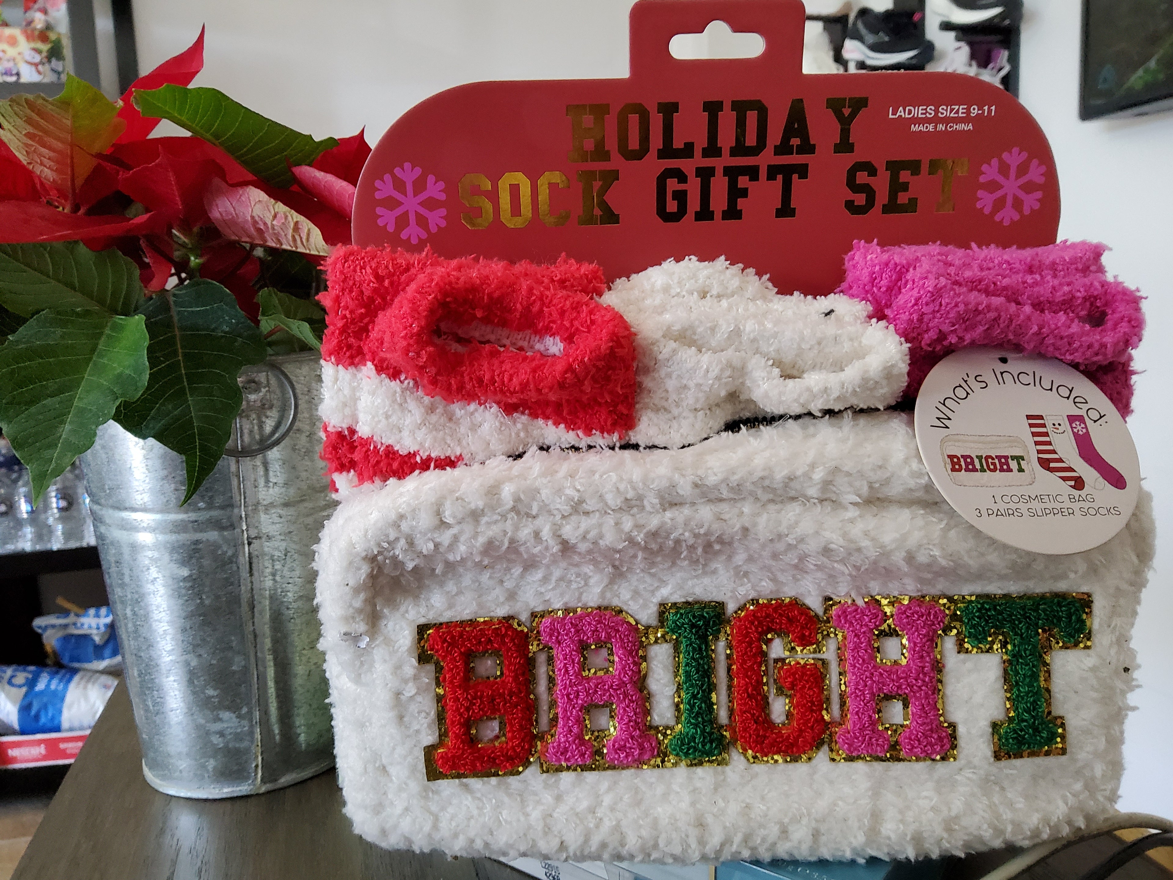 BRIGHT COSMETICS BAG & 3 PAIRS SLIPPER SOCKS